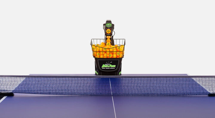 NEWGY Robo-Pong 1055 - Table Tennis Robot - Set-Up